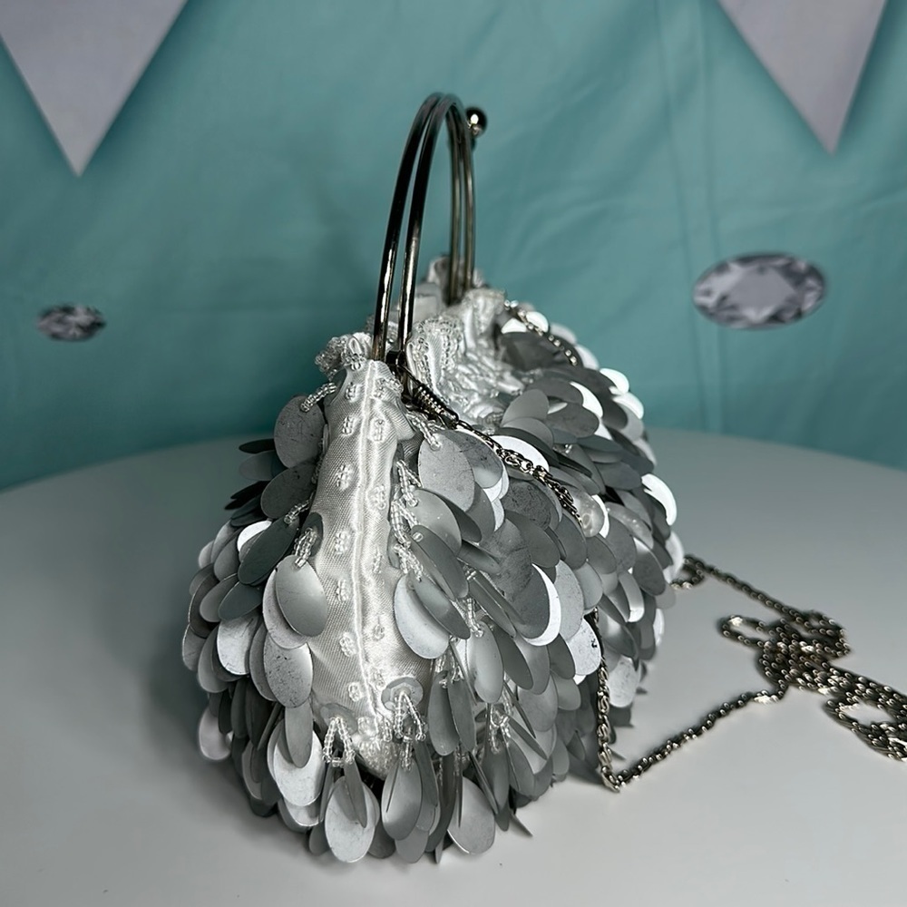 90's KISS LOCK METAL handle with chain Silver sequins clear beads - Picture 5 of 14
